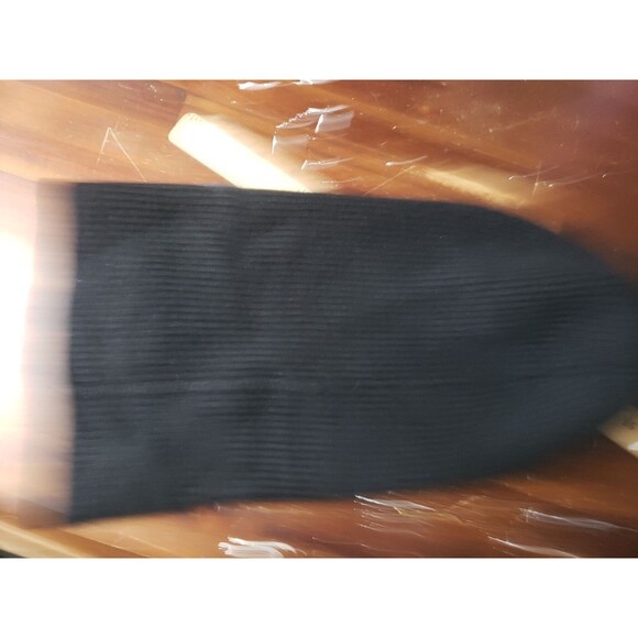 Lisa Yang Ribbed Beanie Hat Black Winter Hat 100% Cashmere - Picture 3 of 6